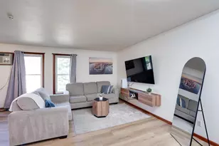 6733 Park Edge Dr, Madison, WI 53719 - Photo 3
