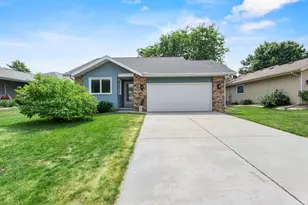 917 Acker Pkwy, DeForest, WI 53532 - Photo 1