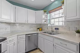 2041 McKenna Blvd, Madison, WI 53711 - Photo 9