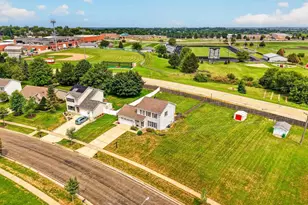 861 Vista Ridge Dr, Mount Horeb, WI 53572 - Photo 5