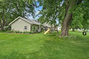N7366 Malibou Ln, Beaver Dam, WI 53916 - Photo 55