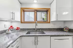 308 N Pinckney St, Madison, WI 53703 - Photo 13