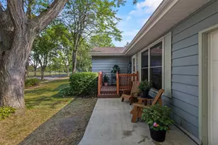 225 Coach House Dr, Madison, WI 53714 - Photo 3