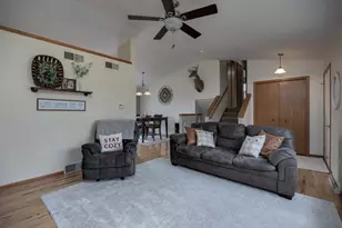 416 Park View Rd, Deerfield, WI 53531 - Photo 7