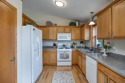 416 Park View Road, Deerfield, WI 53531 - Photo 11