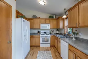 416 Park View Rd, Deerfield, WI 53531 - Photo 11