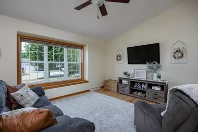 416 Park View Road, Deerfield, WI 53531 - Photo 5