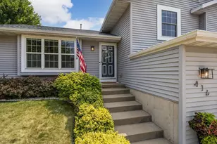 416 Park View Rd, Deerfield, WI 53531 - Photo 3