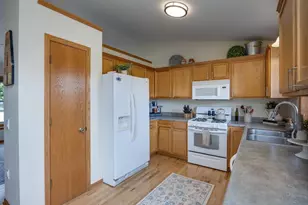 416 Park View Rd, Deerfield, WI 53531 - Photo 13