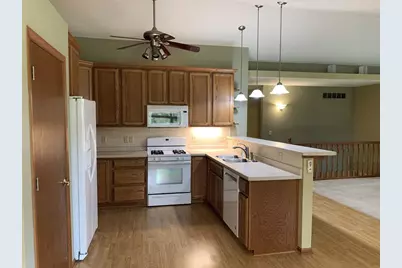 125 Summit Court #2302, Columbus, WI 53925 - Photo 11