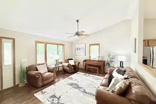 214 Coyle Pkwy, Cottage Grove, WI 53527 - Photo 5