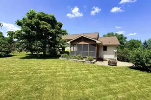 214 Coyle Pkwy, Cottage Grove, WI 53527 - Photo 3