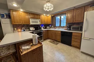 642 E Waterford Dr, Beloit, WI 53511 - Photo 19
