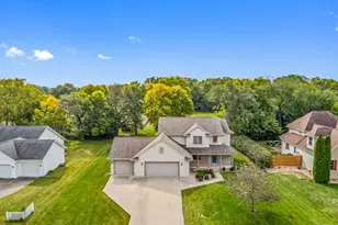 642 E Waterford Dr, Beloit, WI 53511 - Photo 5