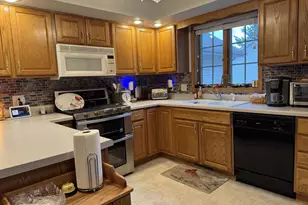 642 E Waterford Dr, Beloit, WI 53511 - Photo 21