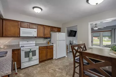 1435 Laramie Lane #8, Janesville, WI 53546 - Photo 11