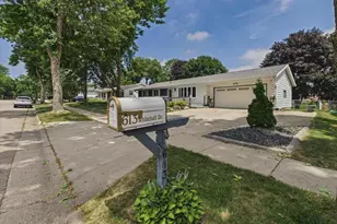 613 Whitehall Dr, Madison, WI 53714 - Photo 13