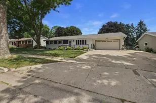 613 Whitehall Dr, Madison, WI 53714 - Photo 11