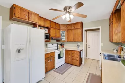 300 Leonard Street, Watertown, WI 53098 - Photo 11