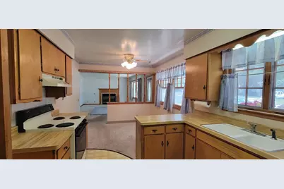 1133 N Claremont Drive, Janesville, WI 53545 - Photo 7