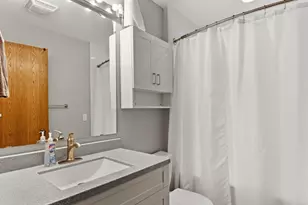 2601 Muir Field Rd, Madison, WI 53719 - Photo 25