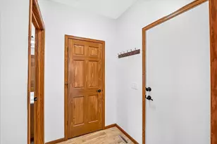 360 S Goldenrod Dr, Sun Prairie, WI 53590 - Photo 27