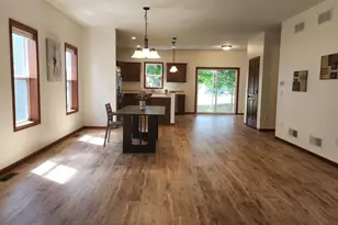360 S Goldenrod Dr, Sun Prairie, WI 53590 - Photo 5