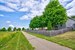 360 S Goldenrod Dr, Sun Prairie, WI 53590 - Photo 57