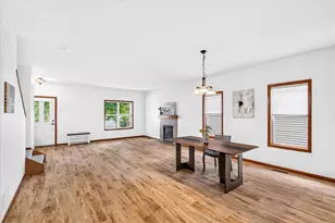 360 S Goldenrod Dr, Sun Prairie, WI 53590 - Photo 13