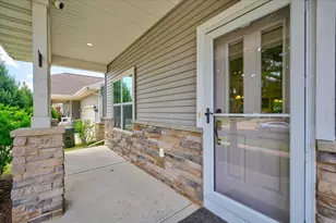 360 S Goldenrod Dr, Sun Prairie, WI 53590 - Photo 3