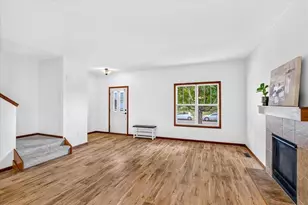 360 S Goldenrod Dr, Sun Prairie, WI 53590 - Photo 11