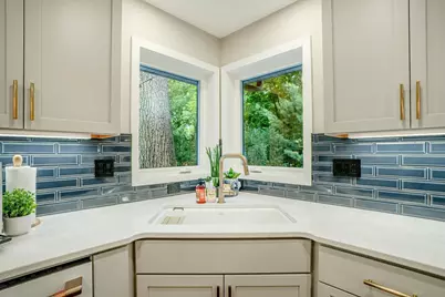 5405 Greenleaf Drive, Madison, WI 53713 - Photo 7