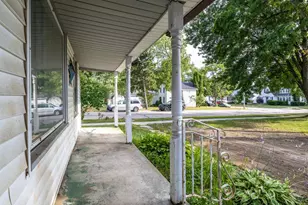 307 E Marion St, Portage, WI 53901 - Photo 29