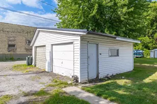 307 E Marion St, Portage, WI 53901 - Photo 31