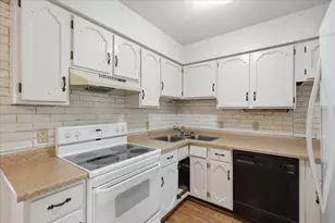 2202 Post Rd, Madison, WI 53713 - Photo 9