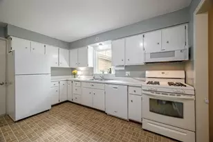 22 Whitcomb Cir, Madison, WI 53711 - Photo 11