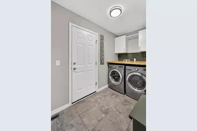716 Holy Cross Way, Madison, WI 53704 - Photo 17