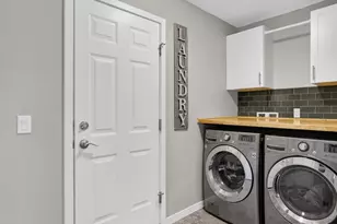 716 Holy Cross Way, Madison, WI 53704 - Photo 17