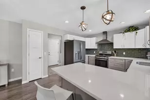 716 Holy Cross Way, Madison, WI 53704 - Photo 13