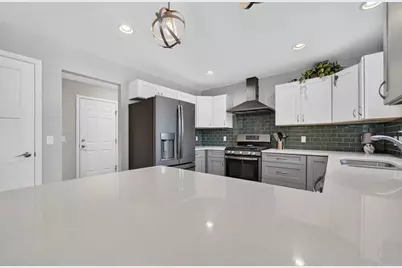 716 Holy Cross Way, Madison, WI 53704 - Photo 11