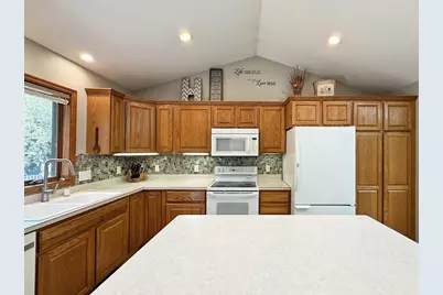 1063 N Thompson Road, Sun Prairie, WI 53590 - Photo 19