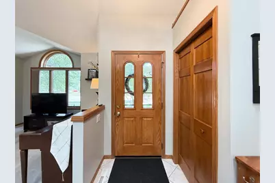 1063 N Thompson Road, Sun Prairie, WI 53590 - Photo 5