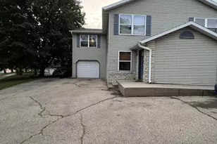 806 N Thompson Dr, Madison, WI 53704 - Photo 3