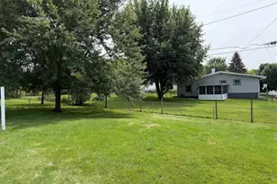 4509 Bunker Hill Ln, Madison, WI 53704 - Photo 3