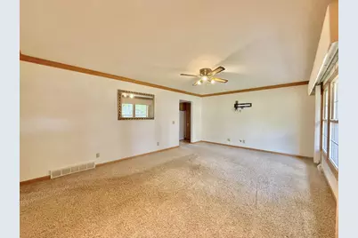 4509 Bunker Hill Lane, Madison, WI 53704 - Photo 7