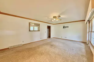 4509 Bunker Hill Ln, Madison, WI 53704 - Photo 7