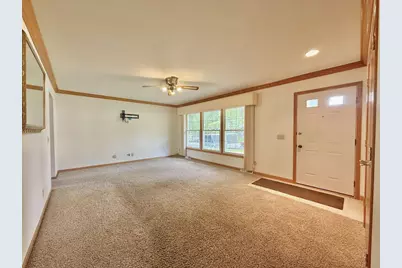4509 Bunker Hill Lane, Madison, WI 53704 - Photo 9