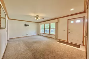 4509 Bunker Hill Ln, Madison, WI 53704 - Photo 9