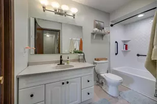 6628 Offshore Dr, Madison, WI 53705 - Photo 17