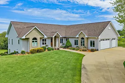 410 W Elroy Street, Elroy, WI 53929 - Photo 1